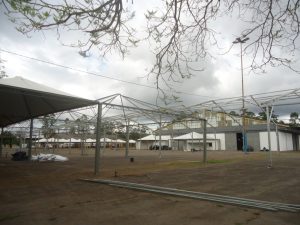 Estruturas que vão abrigar a Praça de Alimentação e o Pavilhão de Shows - Foto: Simone Rockenbach Kamphorst / Divulgação
