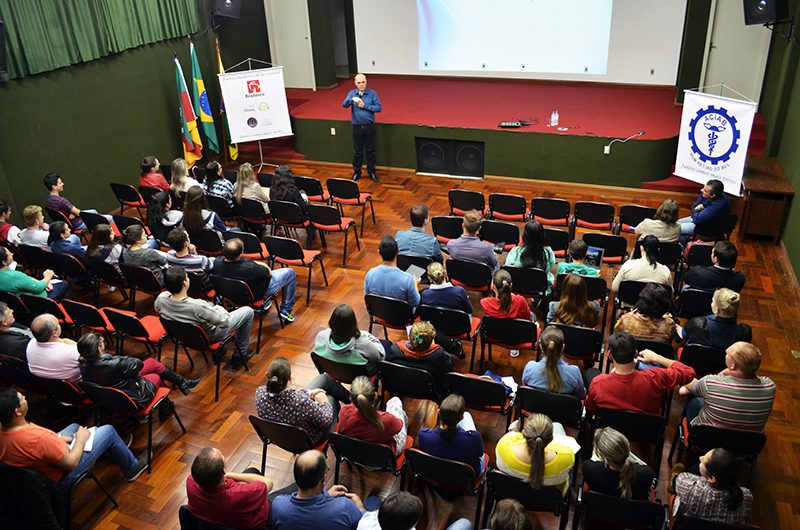 Cerca de 70 pessoas compareceram no Auditório Egon Harry Lipp. (Foto: Juliano Beppler da Silva / Giro do Vale)