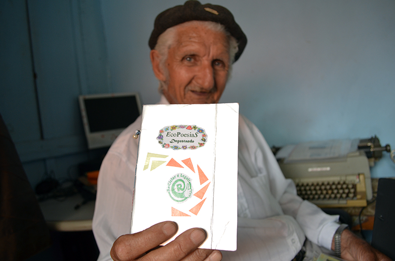 Tio Mano quer levar projeto de Ecolivros às escolas bom-retirenses. (Foto: Juliano Beppler da Silva / Giro do Vale)